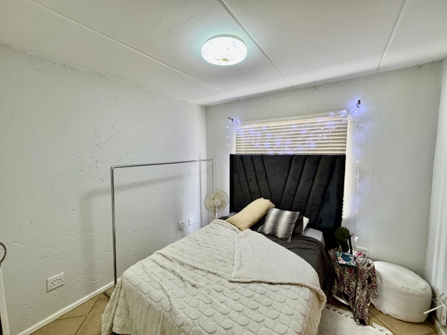1 Bedroom Property for Sale in Van Der Hoff Park North West